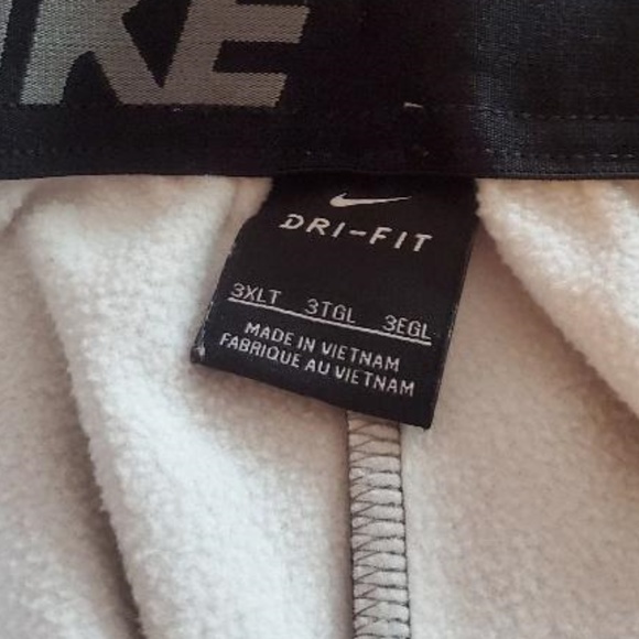 Nike sweatpants - Picture 2 of 3